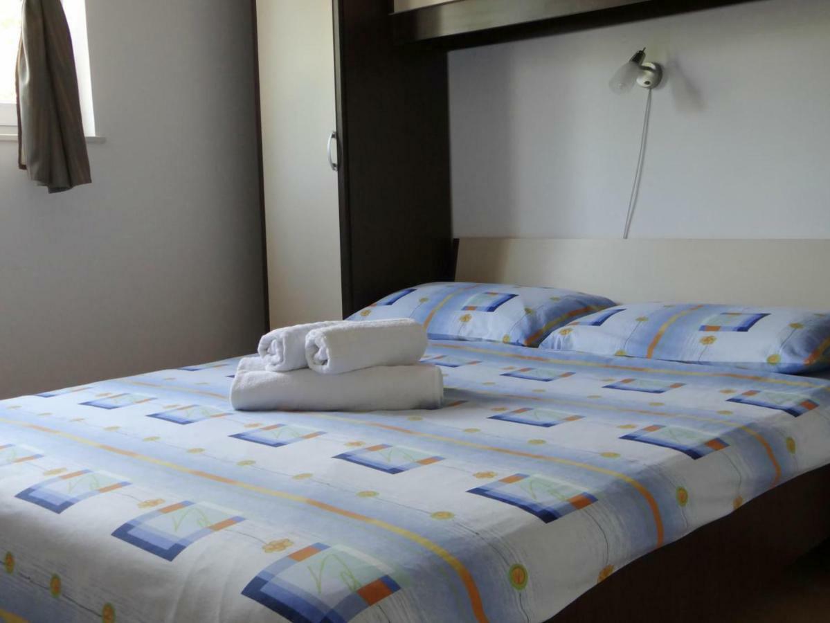 Petar Apartment Кърк Екстериор снимка
