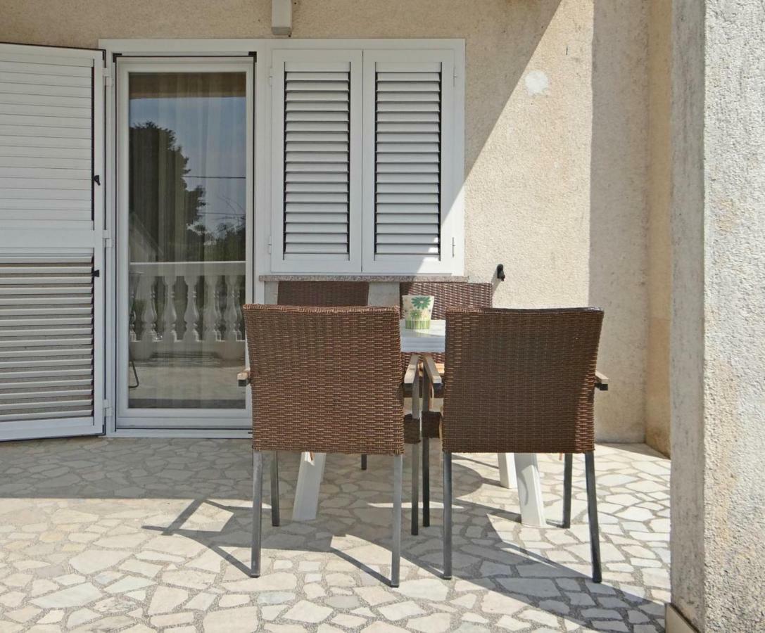 Petar Apartment Кърк Екстериор снимка