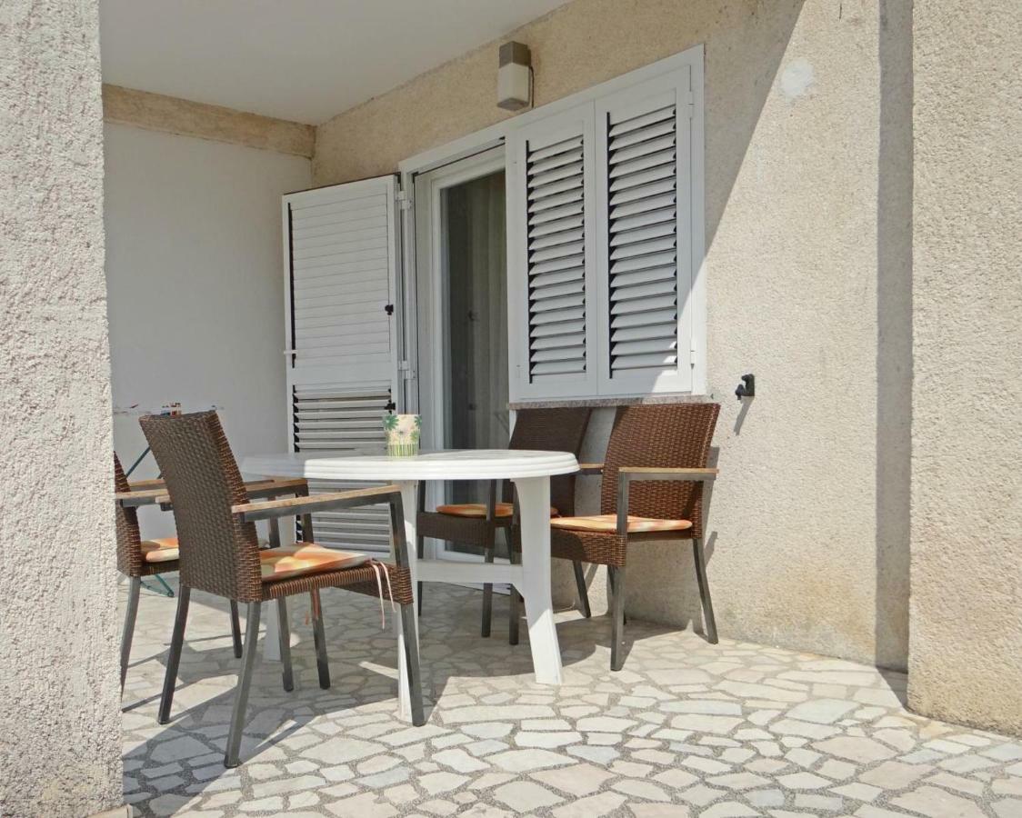 Petar Apartment Кърк Екстериор снимка